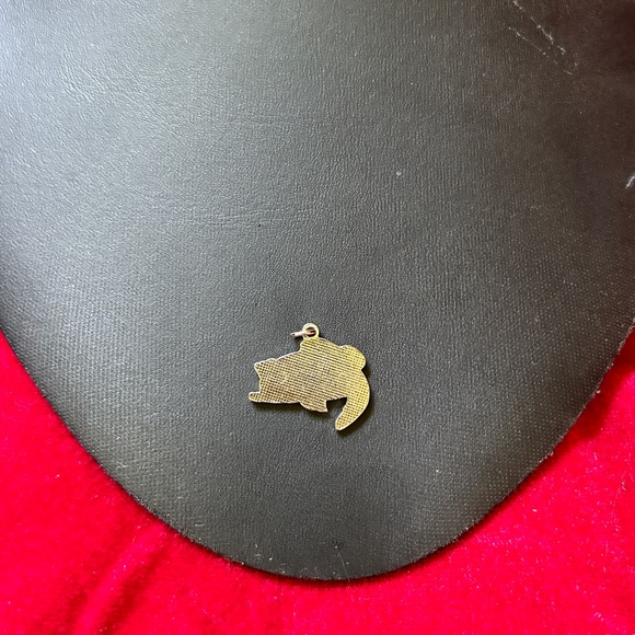 DEADSTOCK VINTAGE SILVER PLATED CRUSHED TURQUOISE FISH PENDANT FISH NECKLACE - Picture 3 of 3